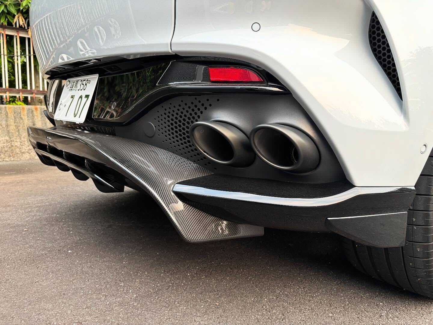 こんにちは、車好きの皆さま！沼津にて、特別な中古車がただいま